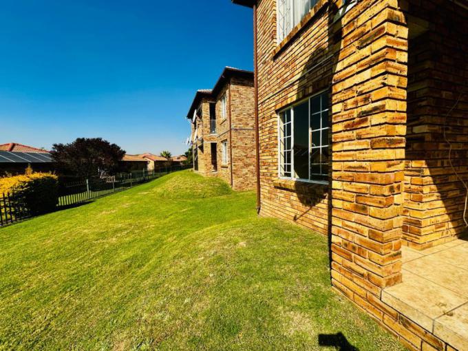 2 Bedroom Simplex for Sale For Sale in Elandspark - MR679462