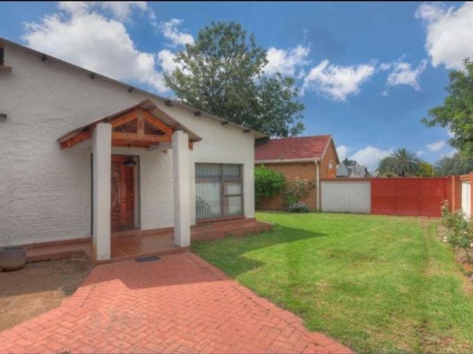4 Bedroom House for Sale For Sale in Brackendowns - MR679466