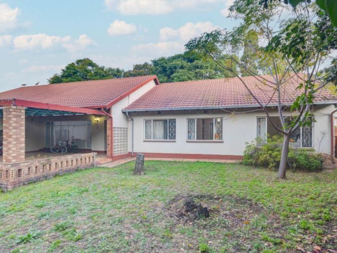 5 Bedroom House for Sale For Sale in Ferndale - JHB - MR679471