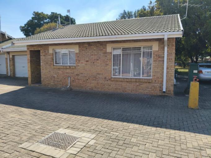 2 Bedroom Simplex for Sale For Sale in Willows - MR679474