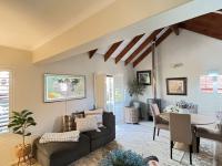  of property in Die Hoewes
