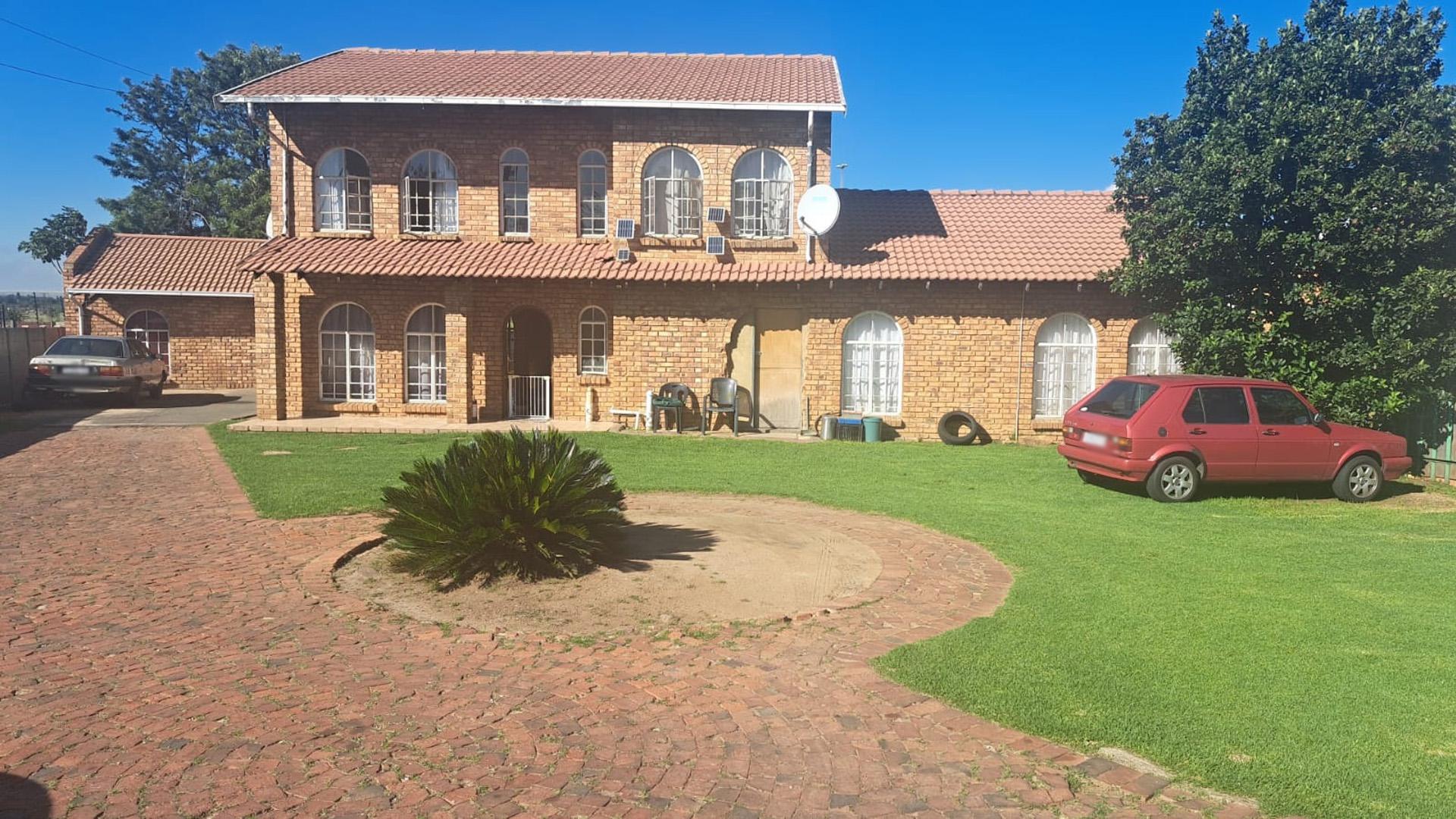 Front View of property in Dalpark