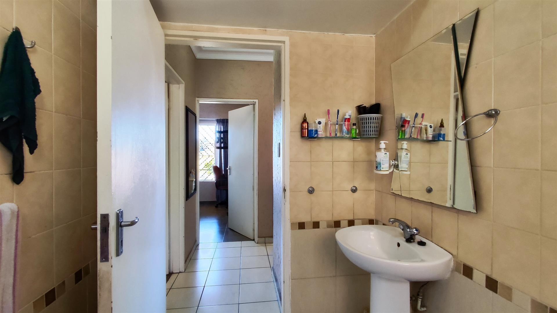 Bathroom 1 - 5 square meters of property in Winchester Hills
