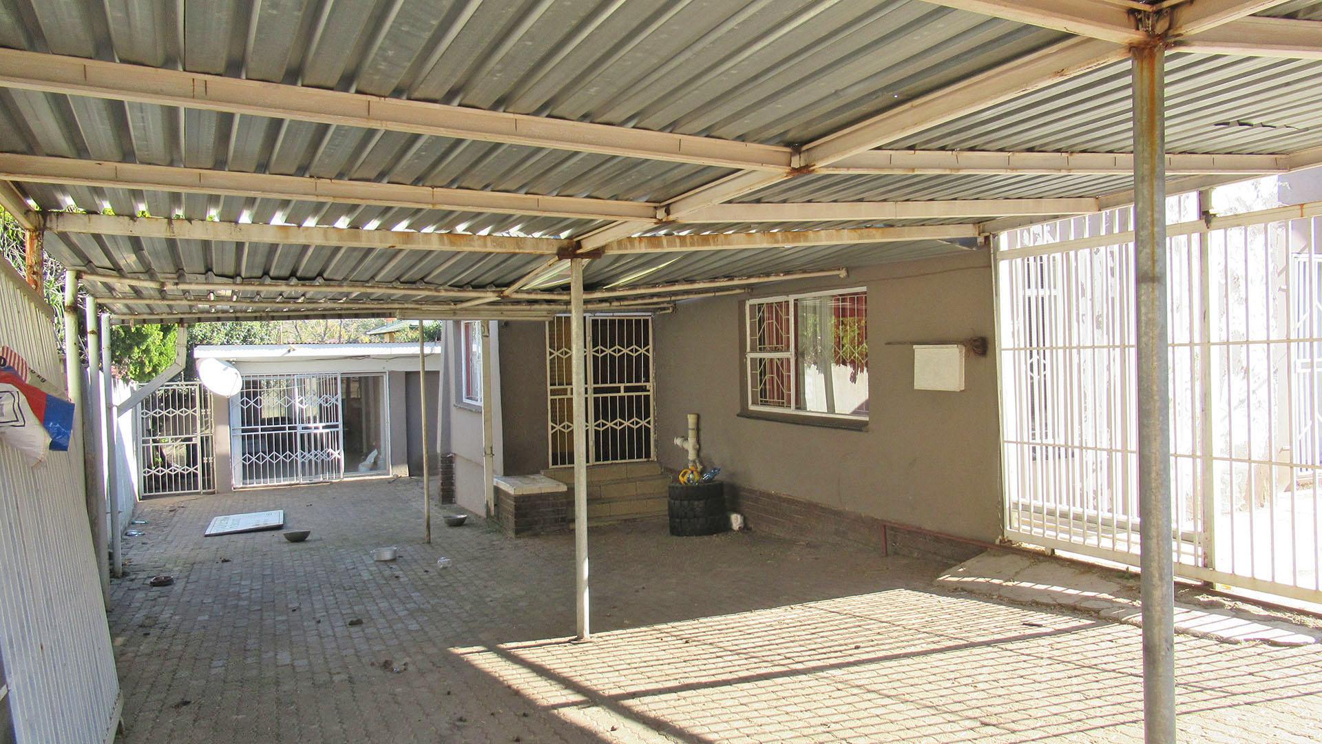Patio of property in South Crest