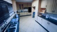 Kitchen - 18 square meters of property in South Crest