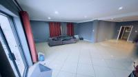 Lounges - 27 square meters of property in South Crest