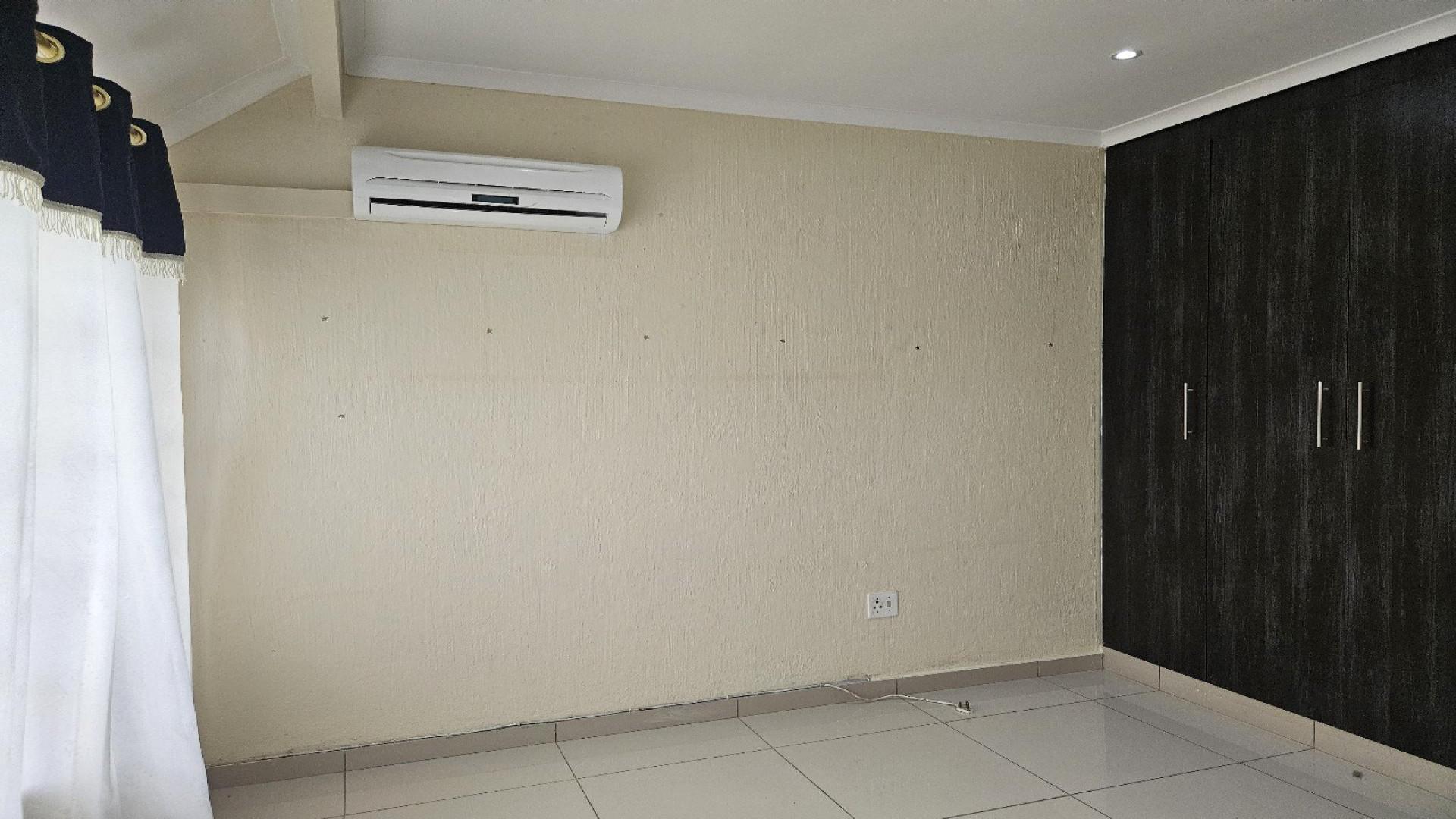 Bed Room 1 of property in Woodside