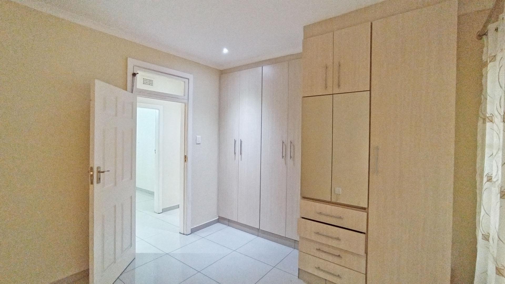 Bed Room 1 - 16 square meters of property in Woodside