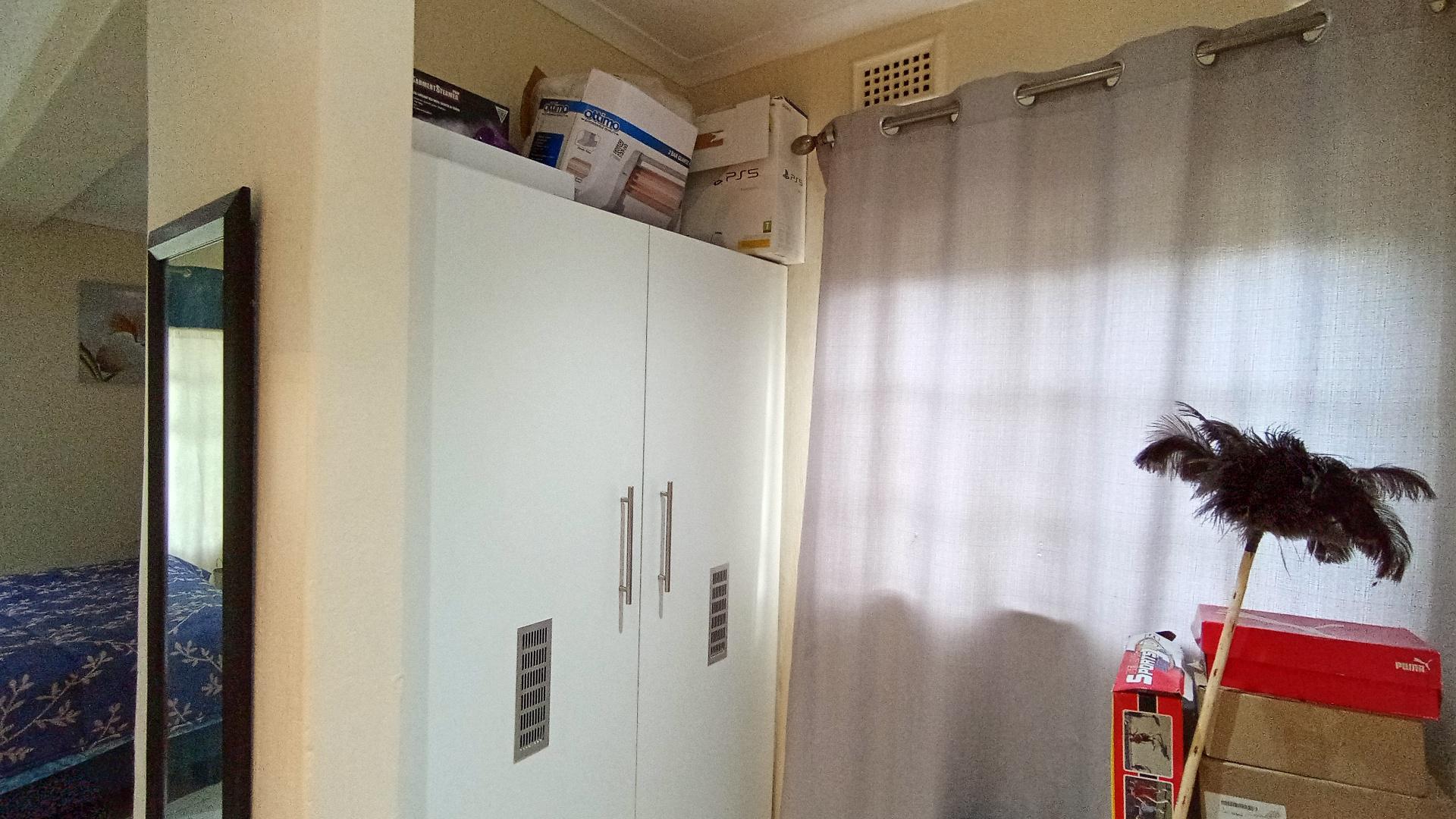 Spaces - 32 square meters of property in Woodside