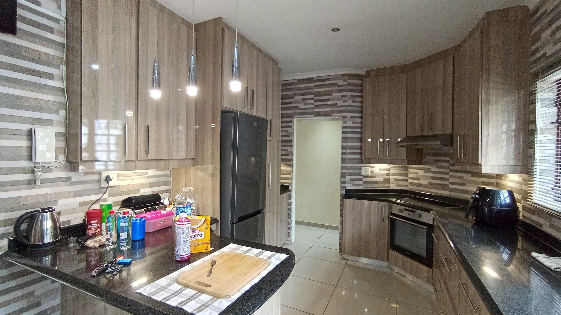 Kitchen - 21 square meters of property in Woodside