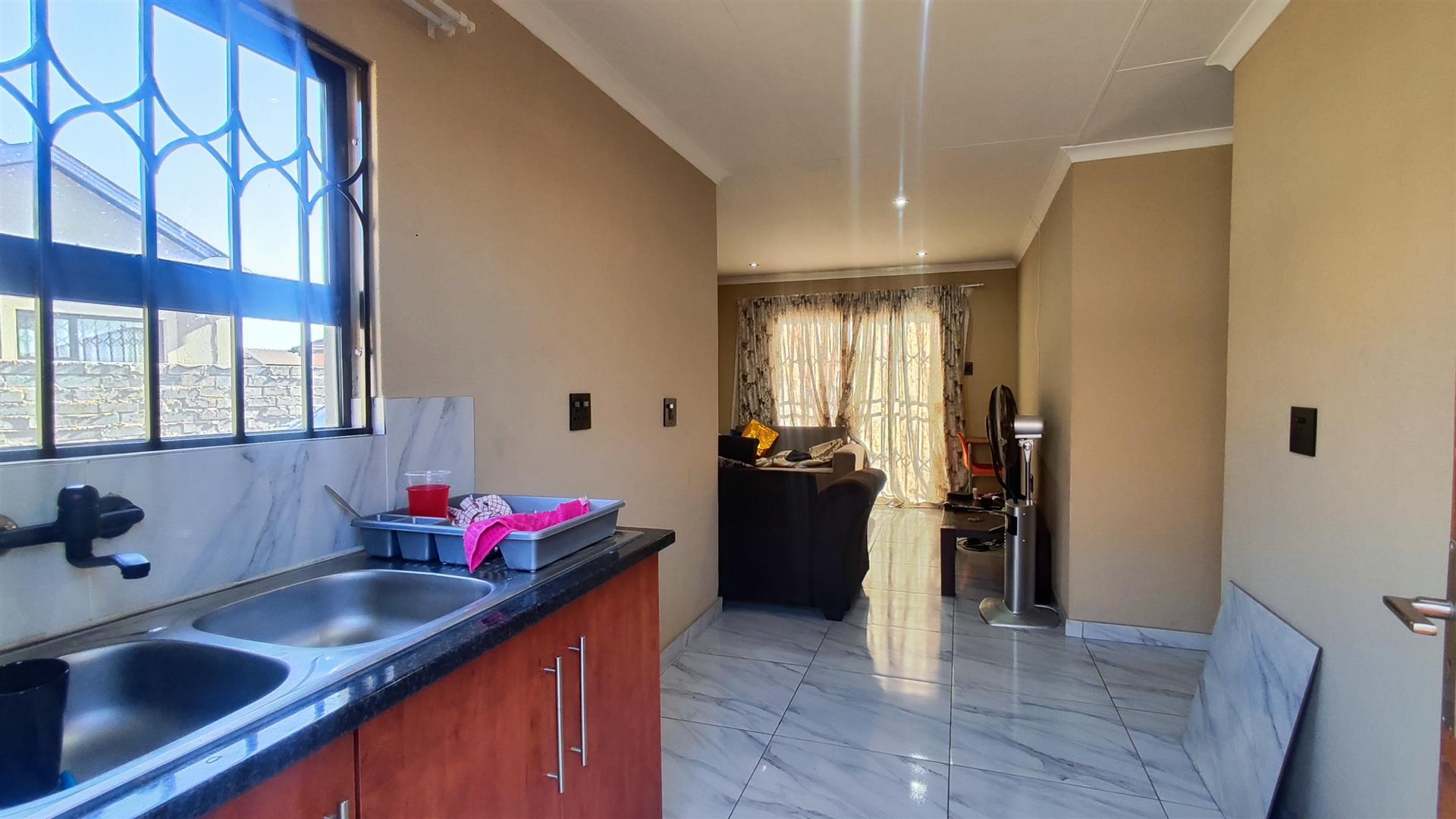 Kitchen - 8 square meters of property in Vanderbijlpark