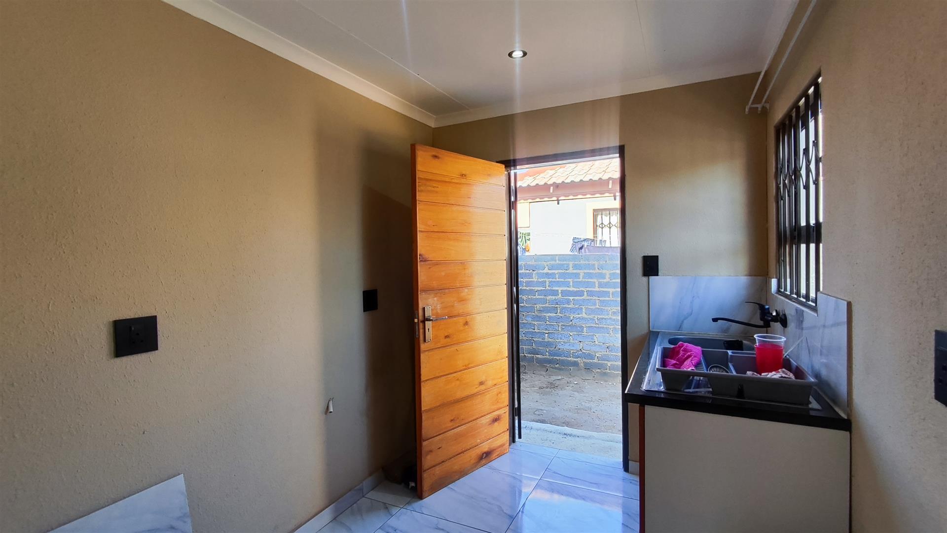 Kitchen - 8 square meters of property in Vanderbijlpark