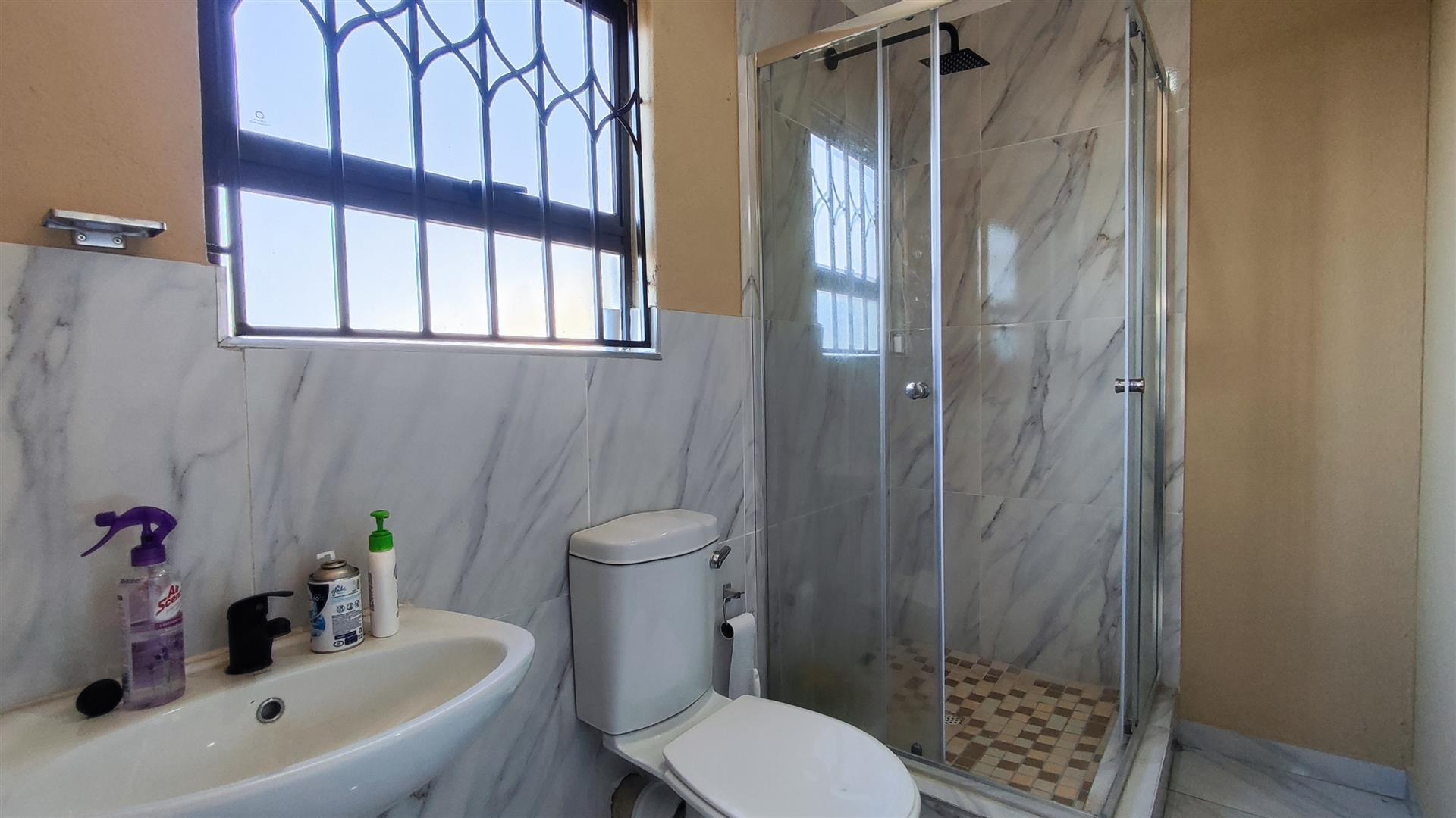 Main Bathroom - 5 square meters of property in Vanderbijlpark