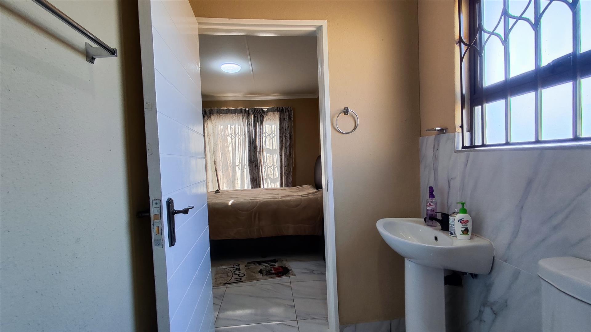 Main Bathroom - 5 square meters of property in Vanderbijlpark