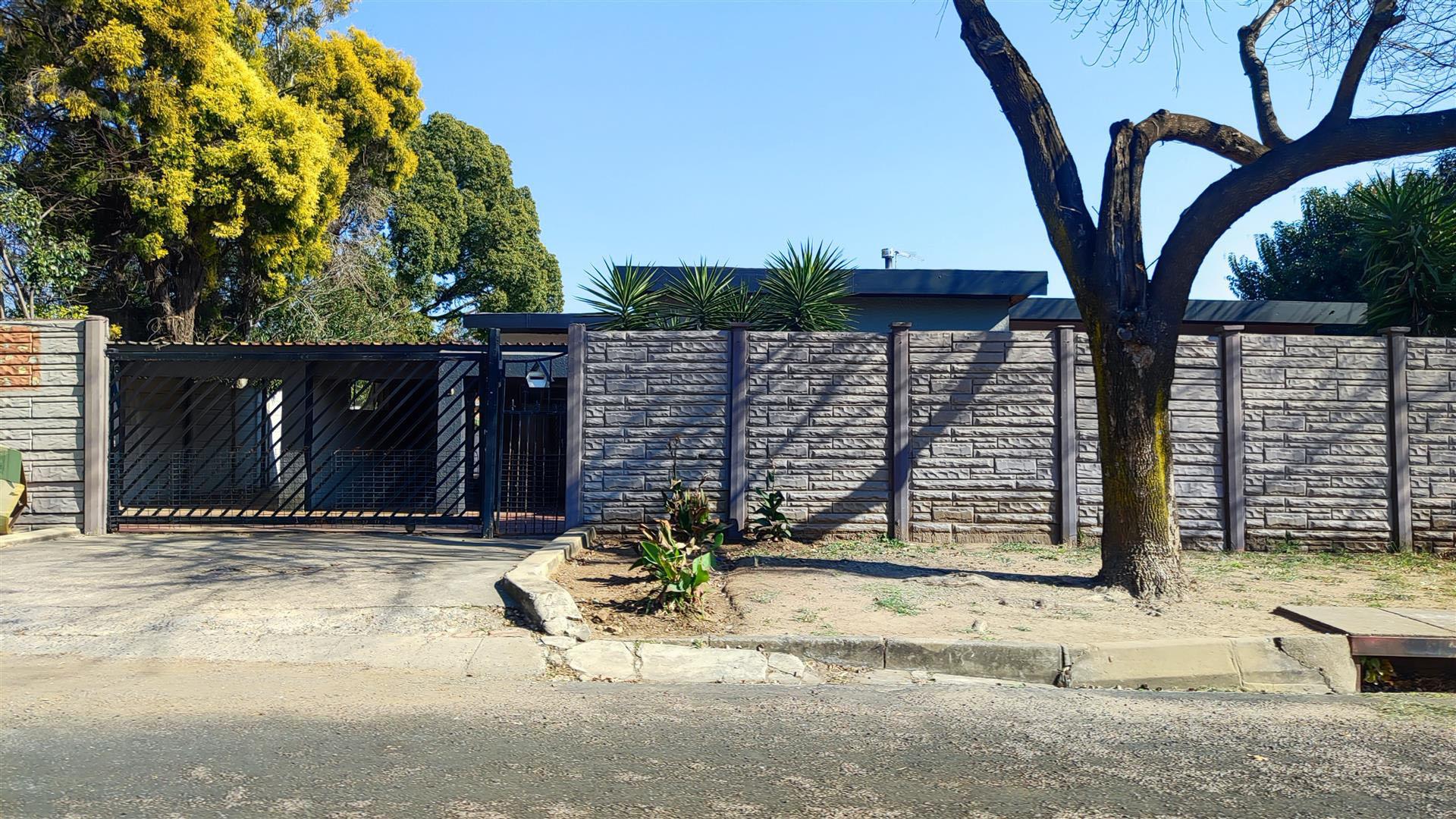 Front View of property in Verwoerdpark