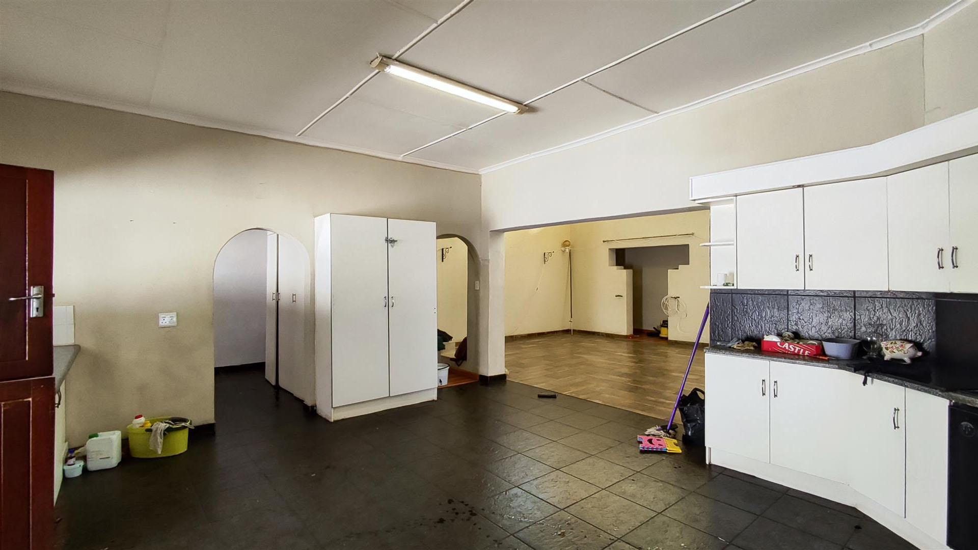 Kitchen - 31 square meters of property in Verwoerdpark