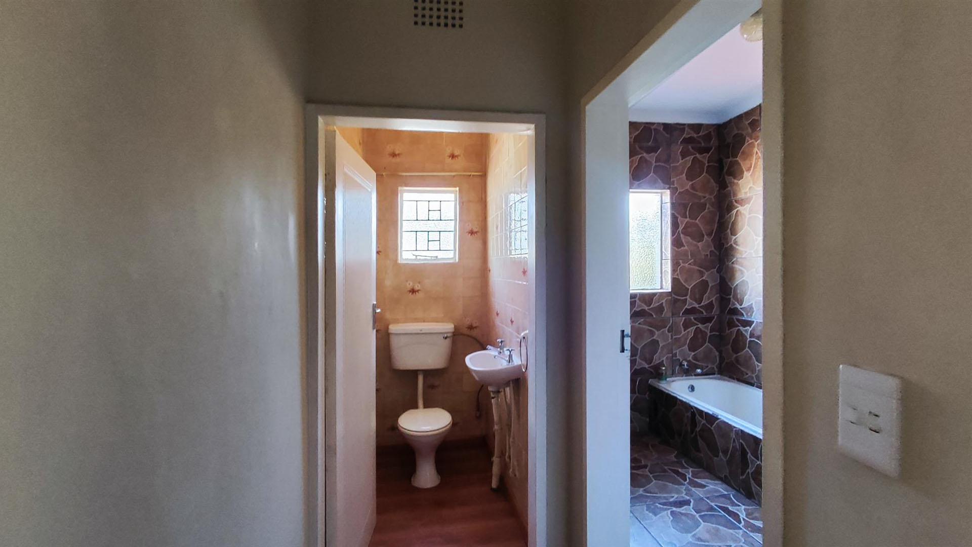 Spaces - 23 square meters of property in Verwoerdpark