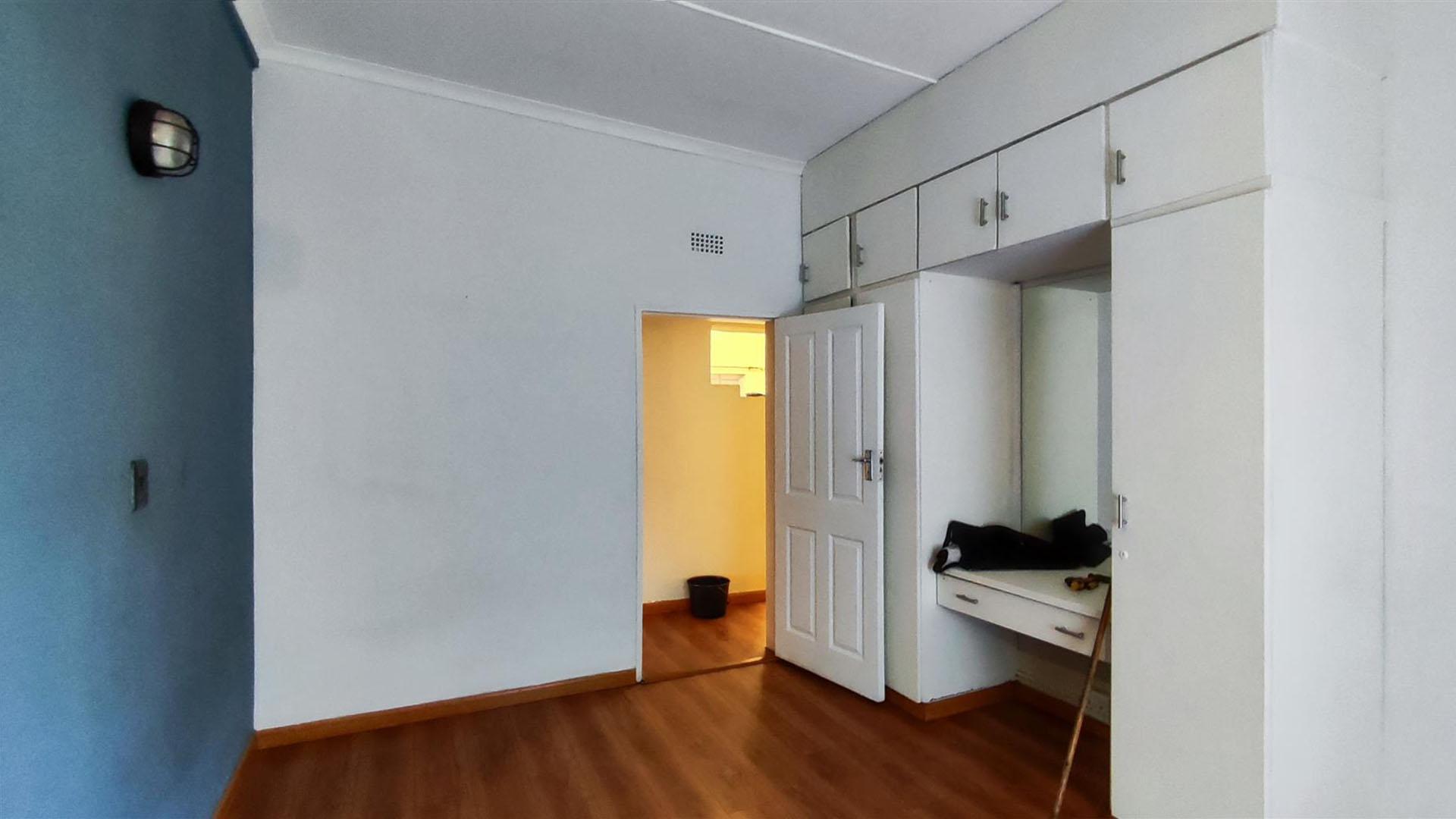 Bed Room 3 - 15 square meters of property in Verwoerdpark