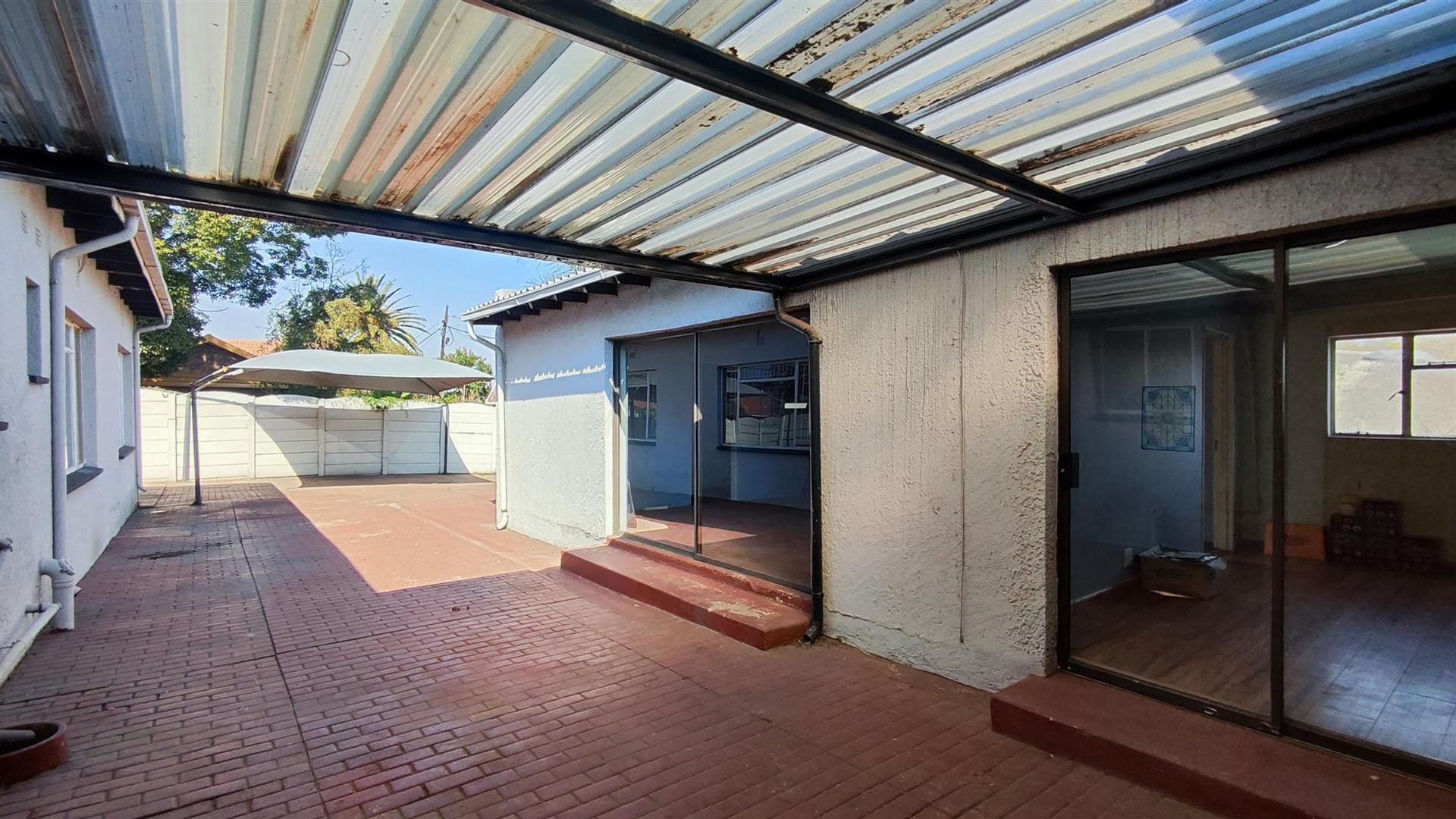 Backyard of property in Verwoerdpark