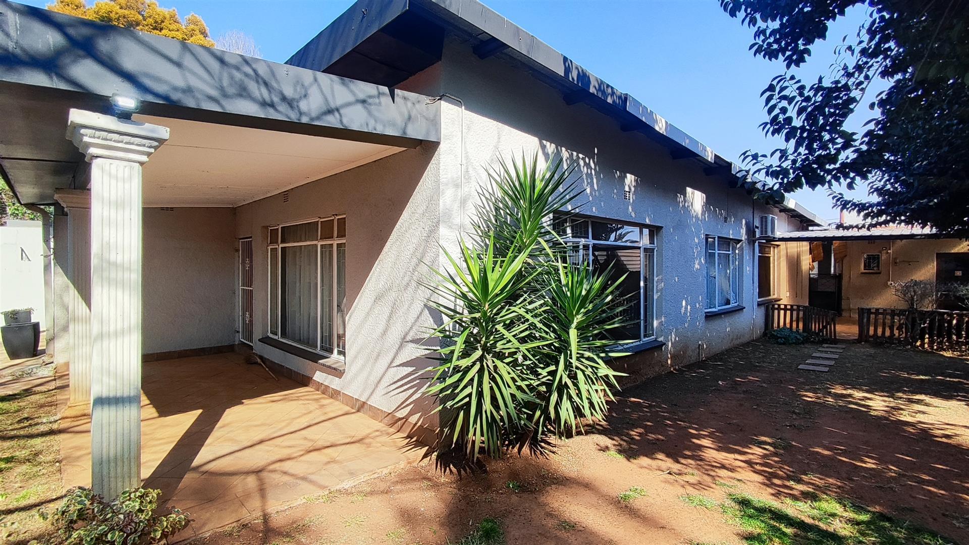 Backyard of property in Verwoerdpark