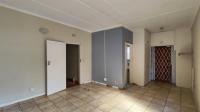 Main Bedroom - 25 square meters of property in Verwoerdpark