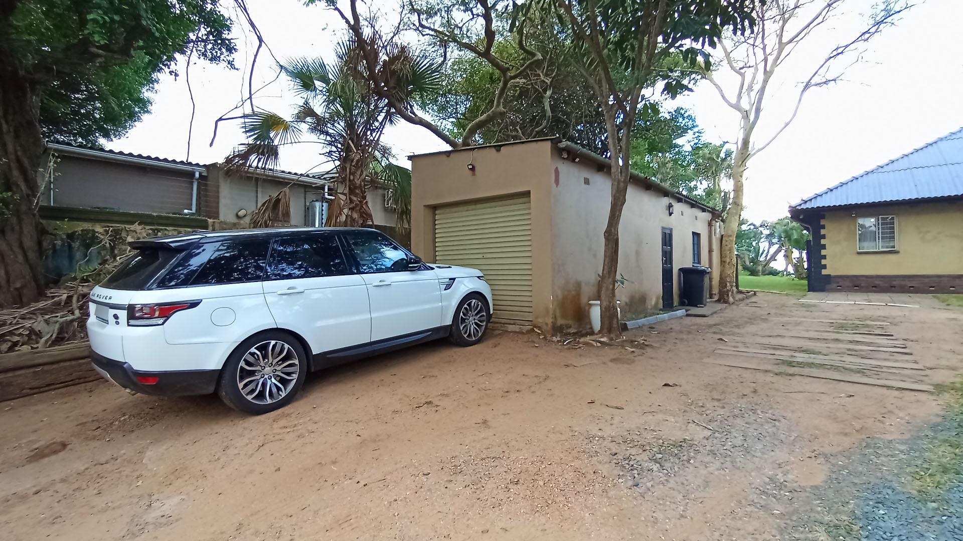 Front View of property in Amanzimtoti 