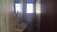 Guest Toilet - 2 square meters of property in Meyerspark