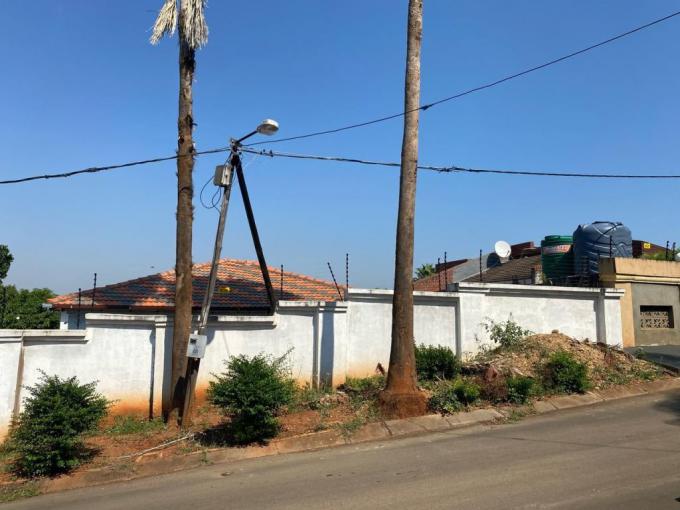 4 Bedroom House for Sale For Sale in Thohoyandou - MR679581