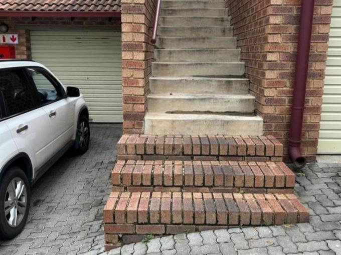 2 Bedroom Apartment to Rent in The Reeds - Property to rent - MR679582