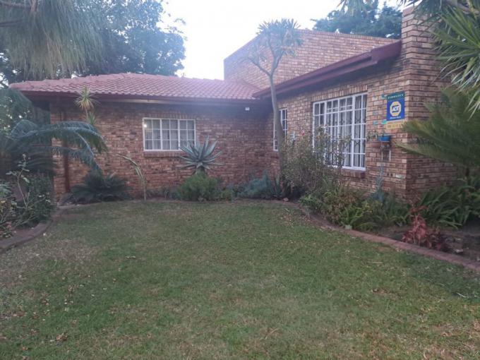 2 Bedroom Apartment to Rent in Geelhoutpark - Property to rent - MR679596