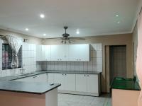  of property in Geelhoutpark