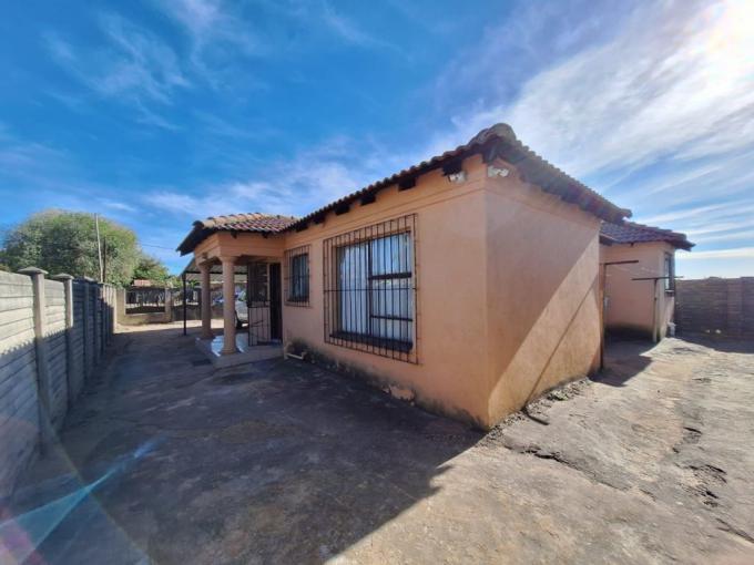 2 Bedroom House for Sale For Sale in Rustenburg - MR679599
