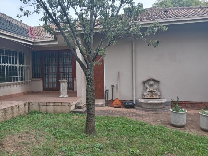 7 Bedroom House for Sale For Sale in Alphenpark - MR679620