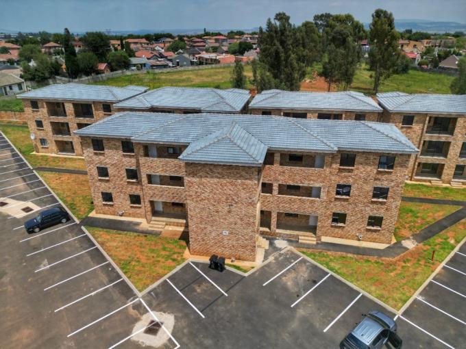 2 Bedroom Simplex for Sale For Sale in Albertsdal - MR679624