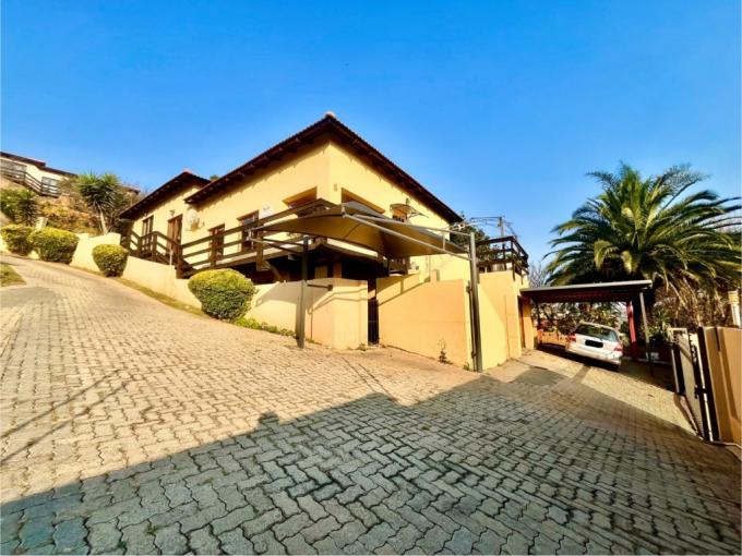 3 Bedroom Simplex for Sale For Sale in Oakdene - MR679626
