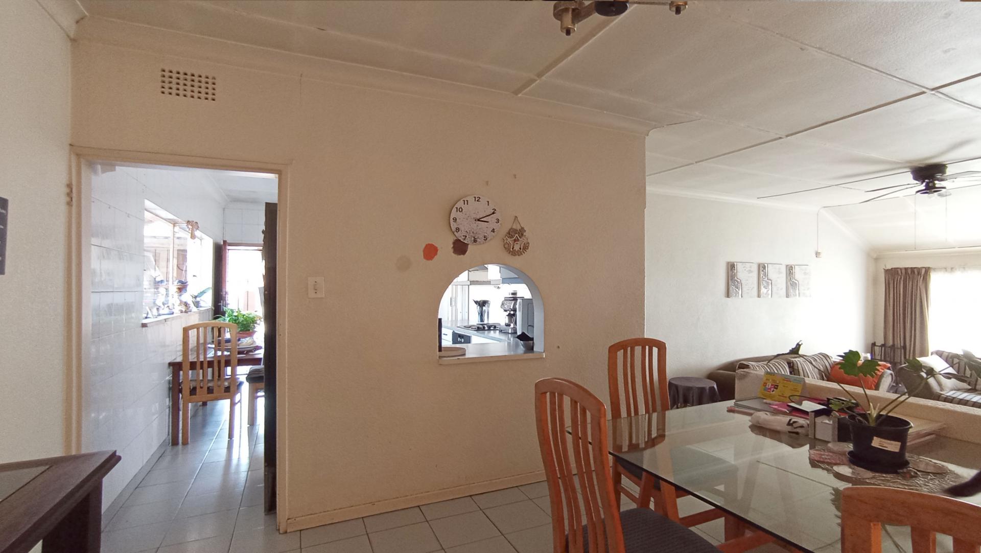 Dining Room - 12 square meters of property in Woodmere