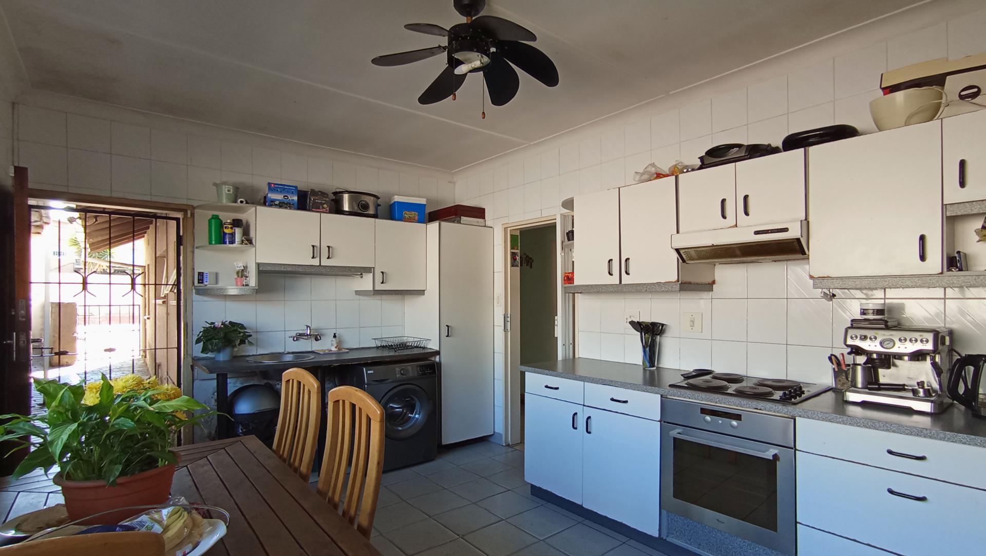 Kitchen - 17 square meters of property in Woodmere