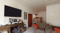 Lounges - 29 square meters of property in Woodmere