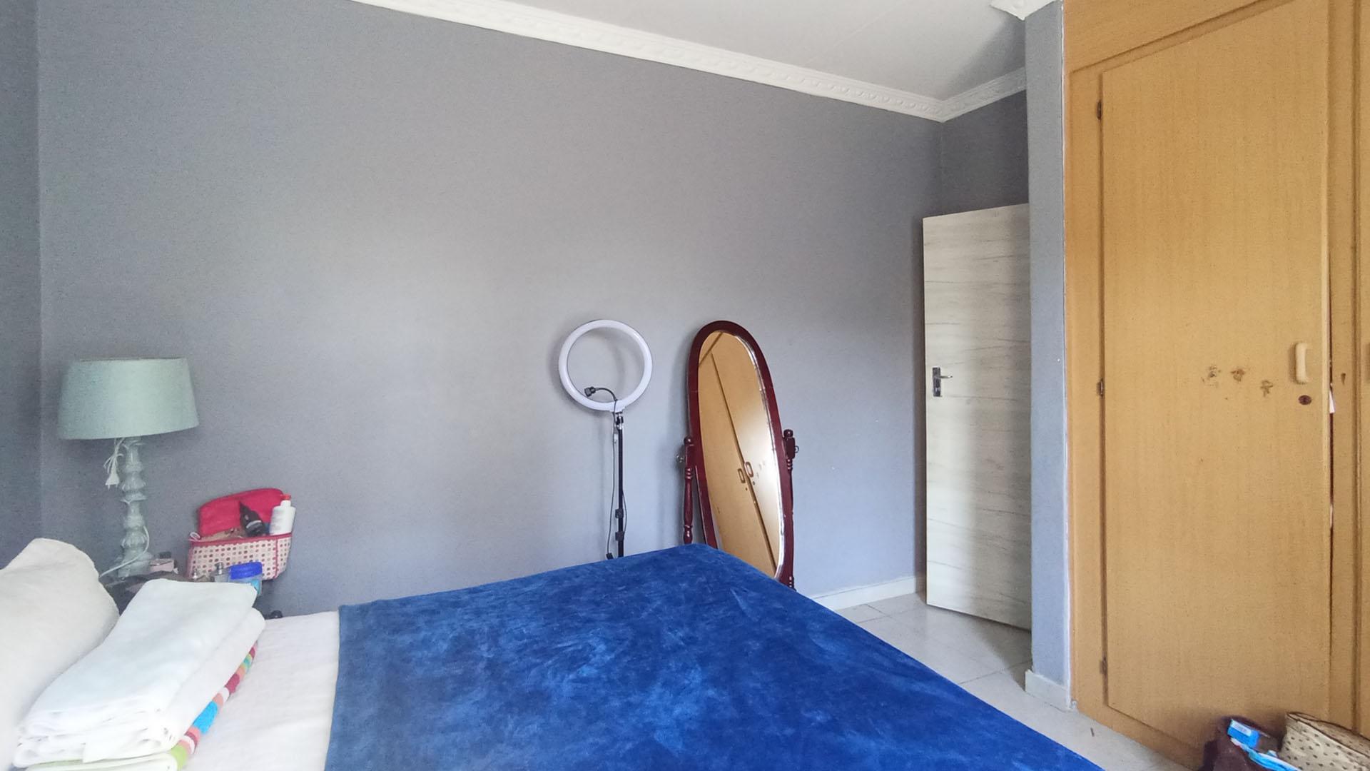 Bed Room 2 - 13 square meters of property in Amandasig