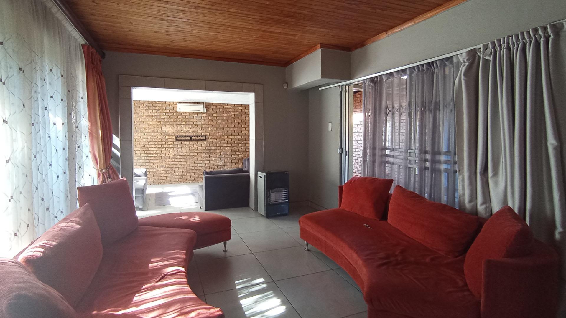 Spaces - 34 square meters of property in Amandasig