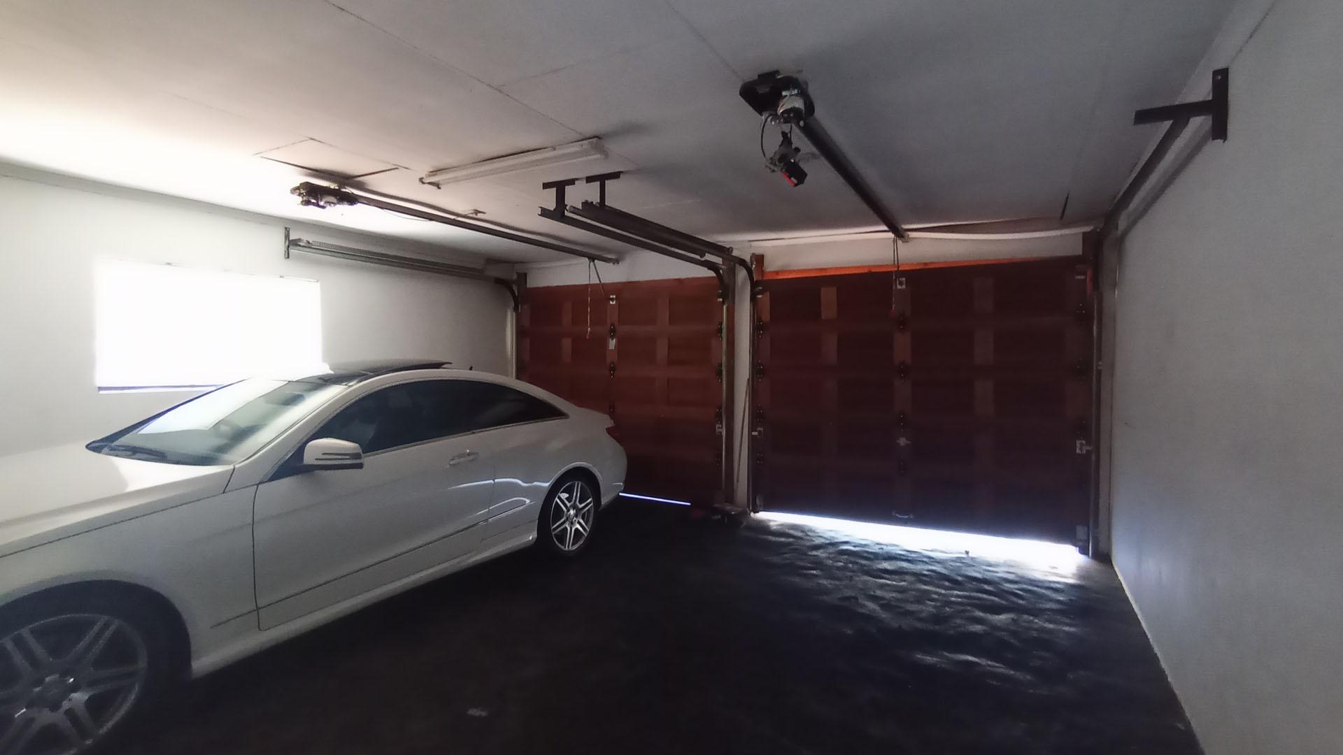 Garage - 39 square meters of property in Amandasig