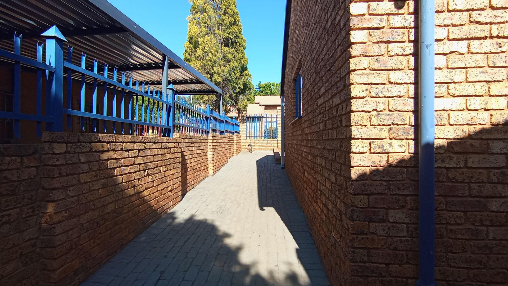 Front View of property in Amandasig