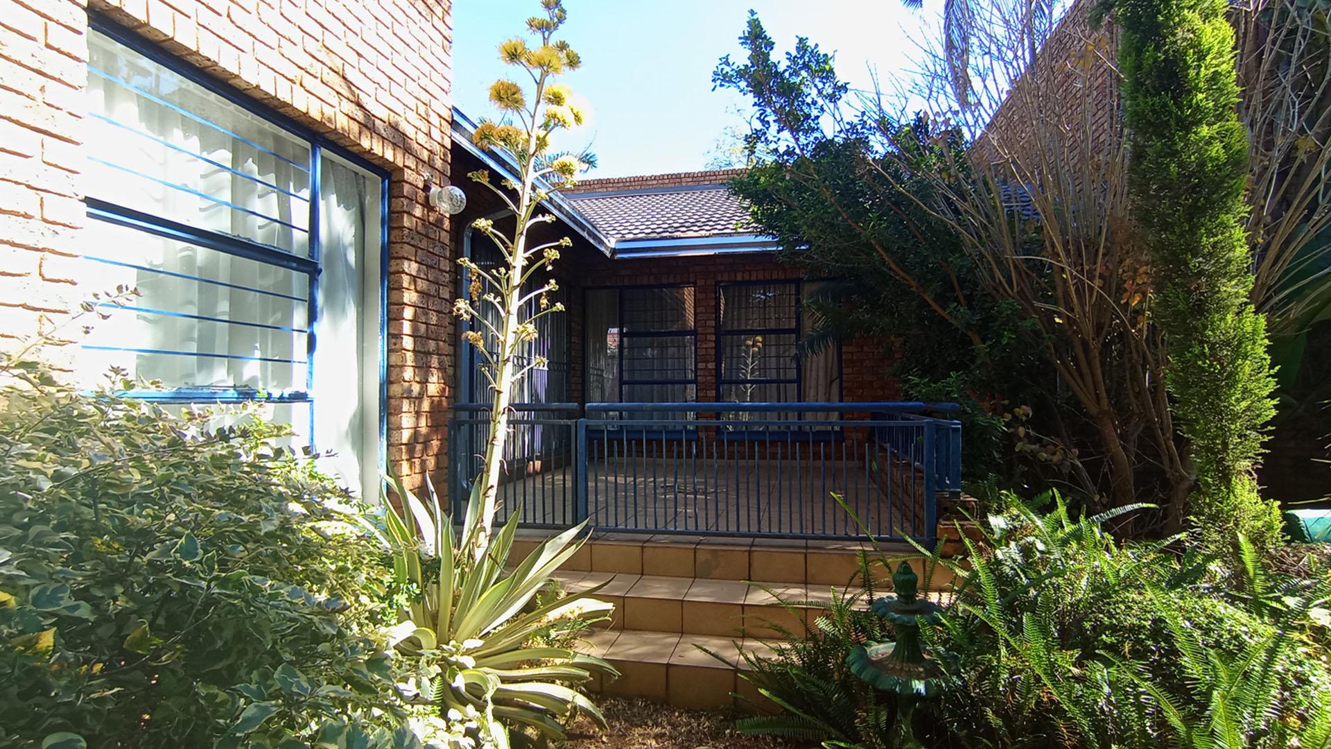 Patio - 29 square meters of property in Amandasig