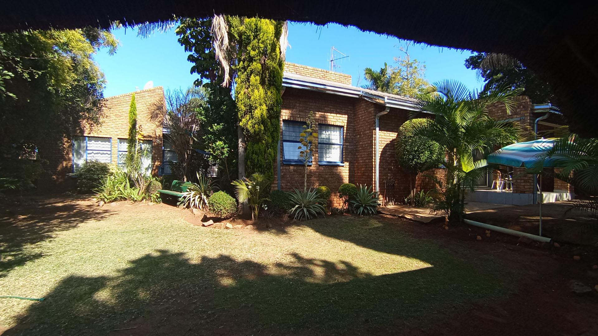 Backyard of property in Amandasig