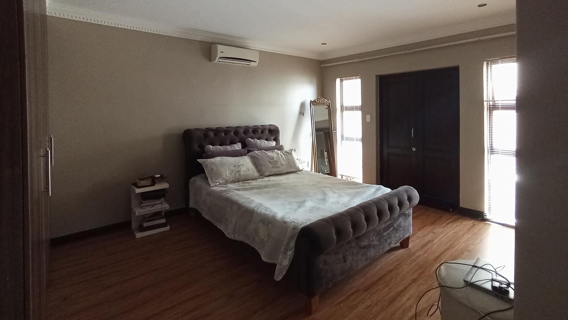 Bed Room 1 - 24 square meters of property in Willow Acres Estate