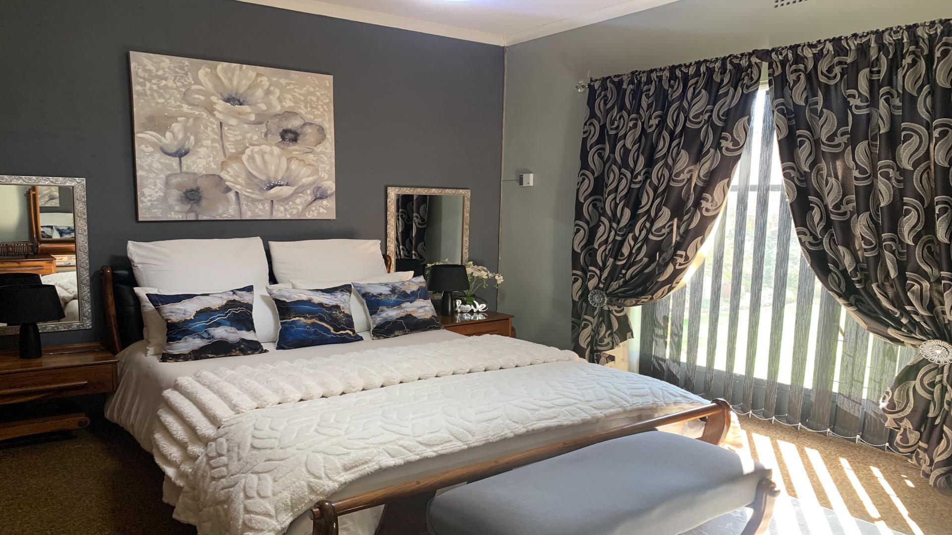 Bed Room 2 of property in Vanderbijlpark