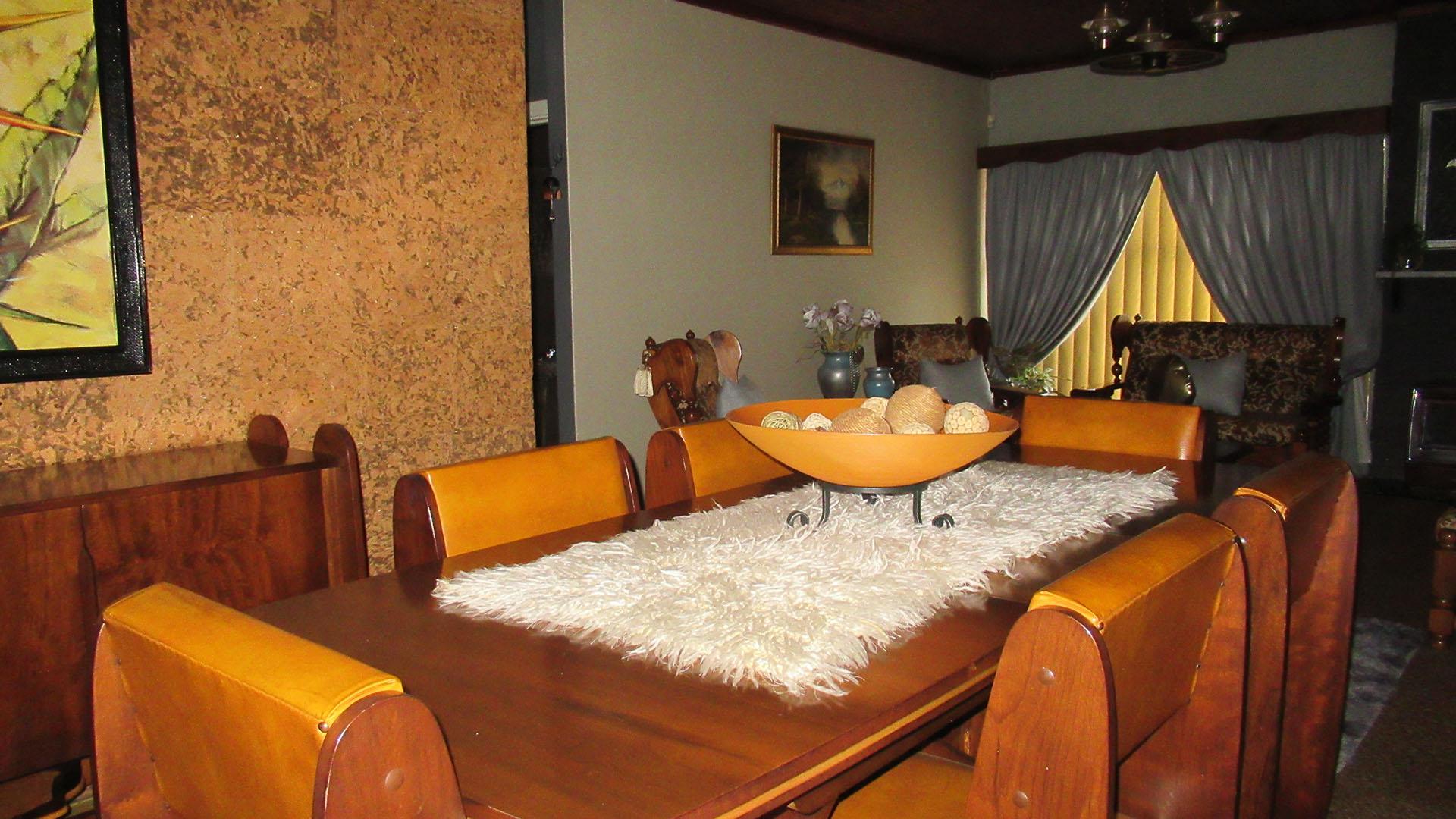 Dining Room - 11 square meters of property in Vanderbijlpark