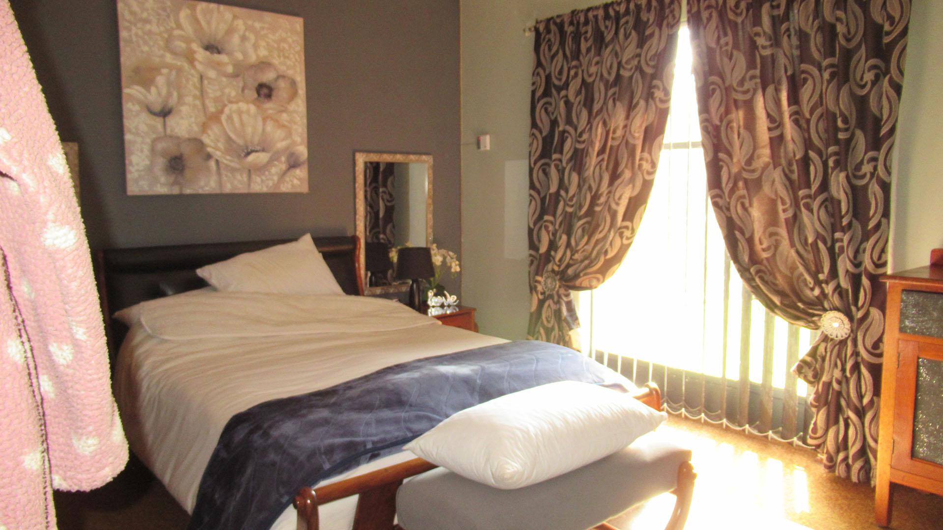 Bed Room 2 - 16 square meters of property in Vanderbijlpark