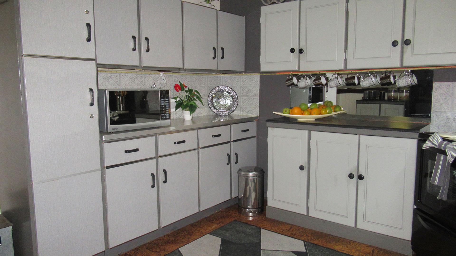 Kitchen - 12 square meters of property in Vanderbijlpark