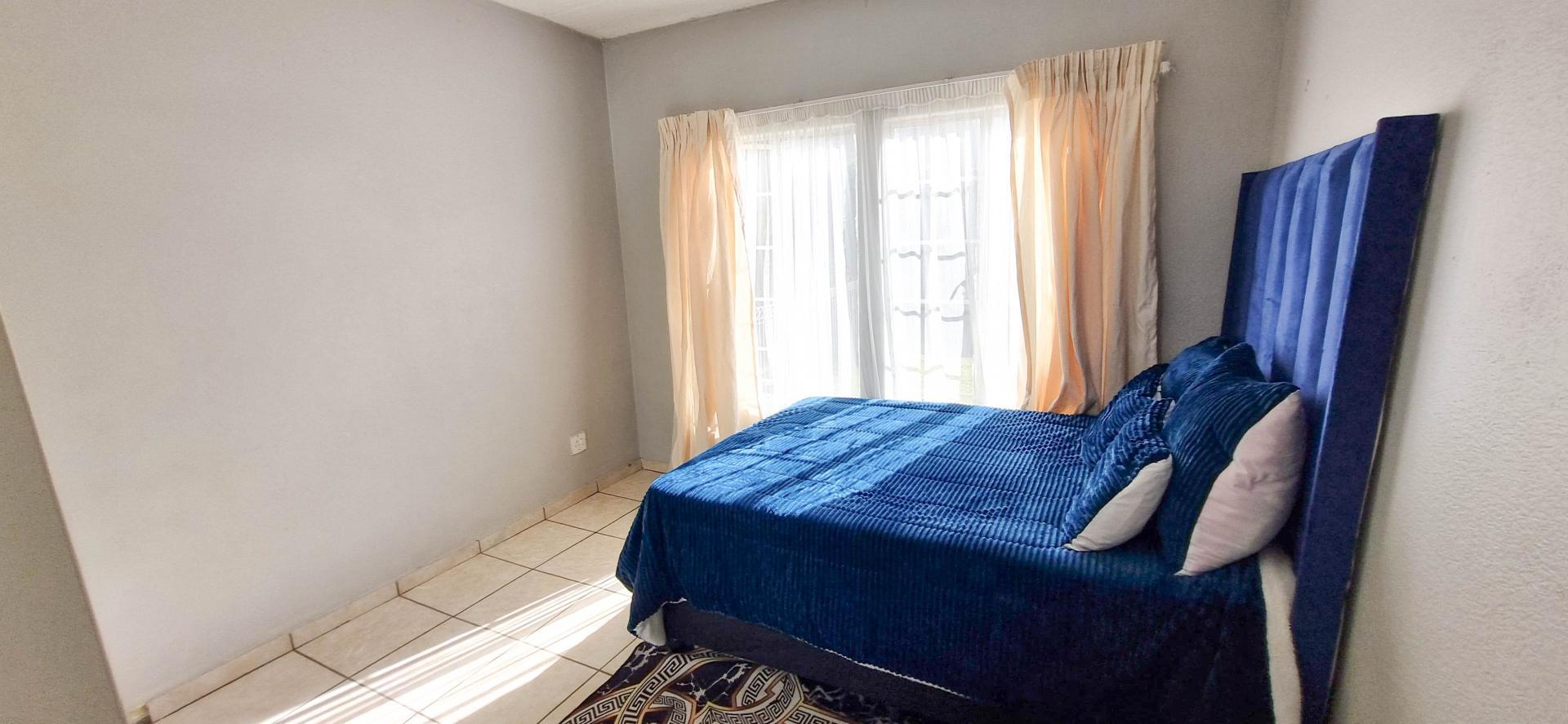 Main Bedroom of property in Norkem park